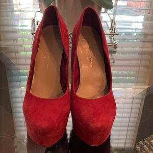 Jessica Simpson pumps